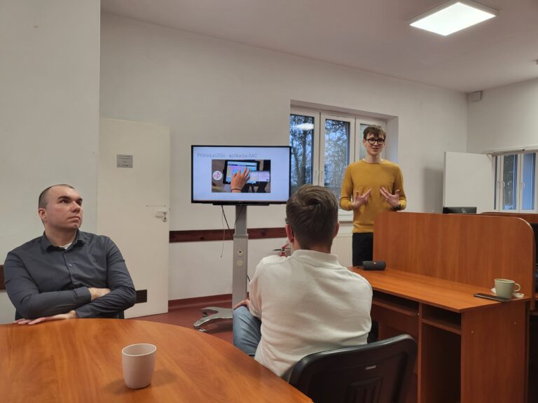 Uczestnicy w trakcie szkolenia.