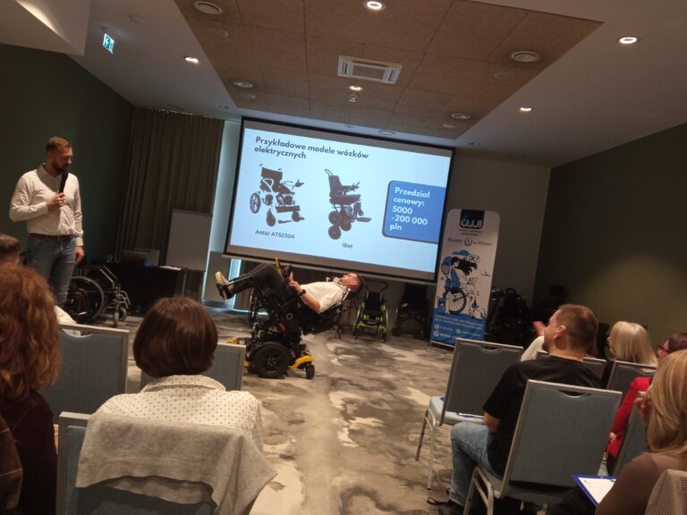 Uczestnicy w trakcie szkolenia.